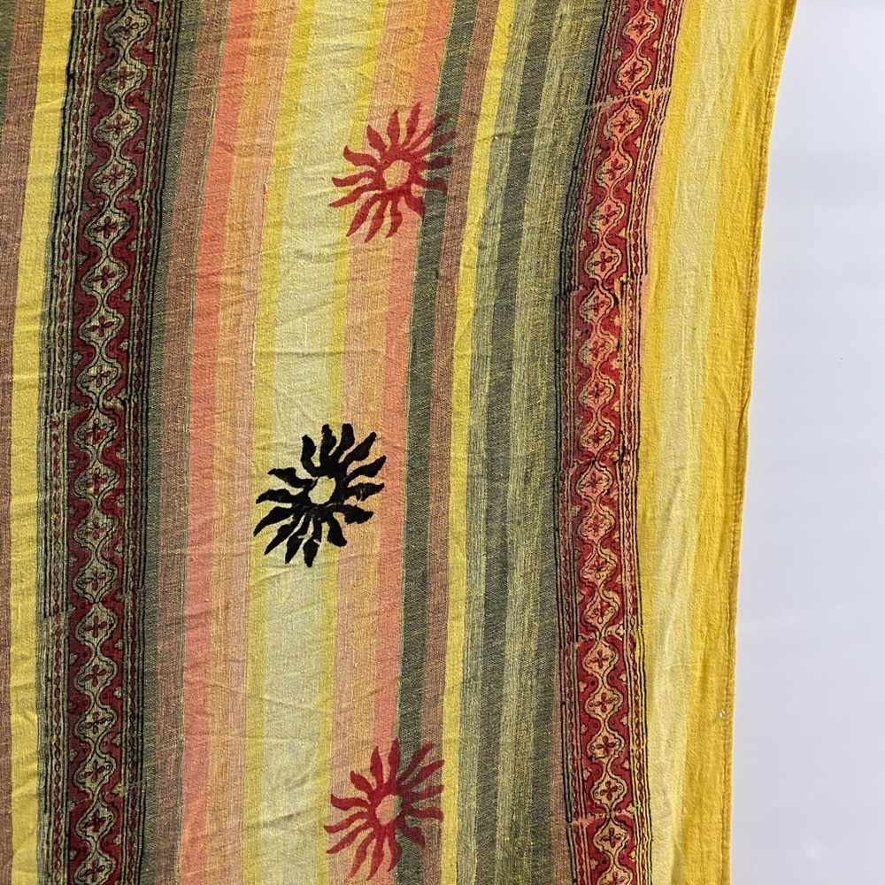 Sun pattern Multicolor Striped tapastry